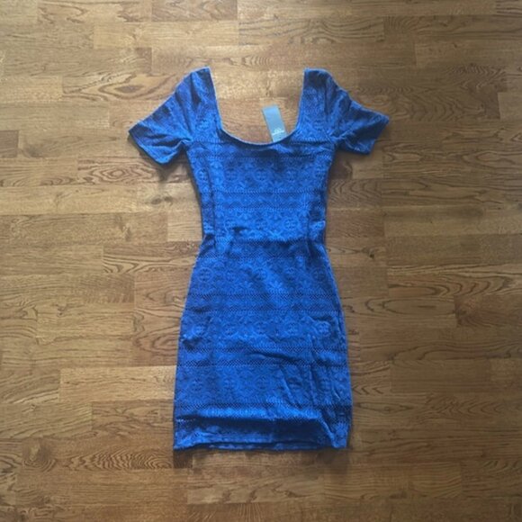 NWT Abercrombie Dress Blue Lace XS Women Bodycon Short Sleeve Scoop Mini Bandage - Picture 3 of 4